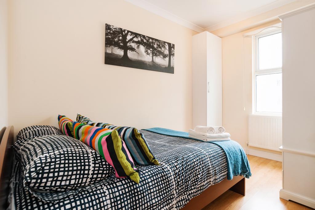 Kings Cross Apartment London Room photo